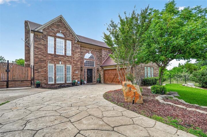 Property Photo: 6319 Lake Bluff Drive TX 75249