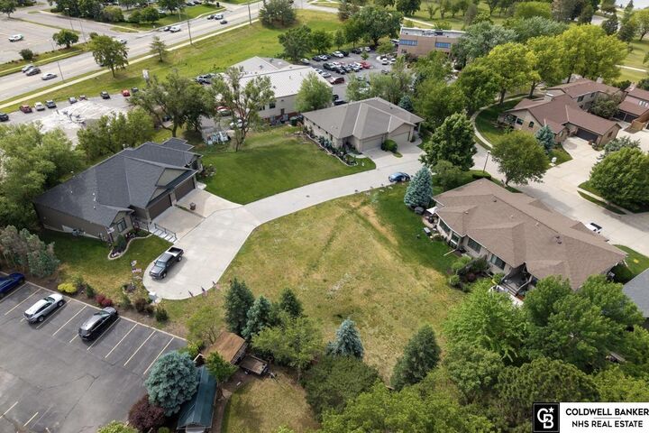 Property Photo: 2917 Park Place Court NE 68506