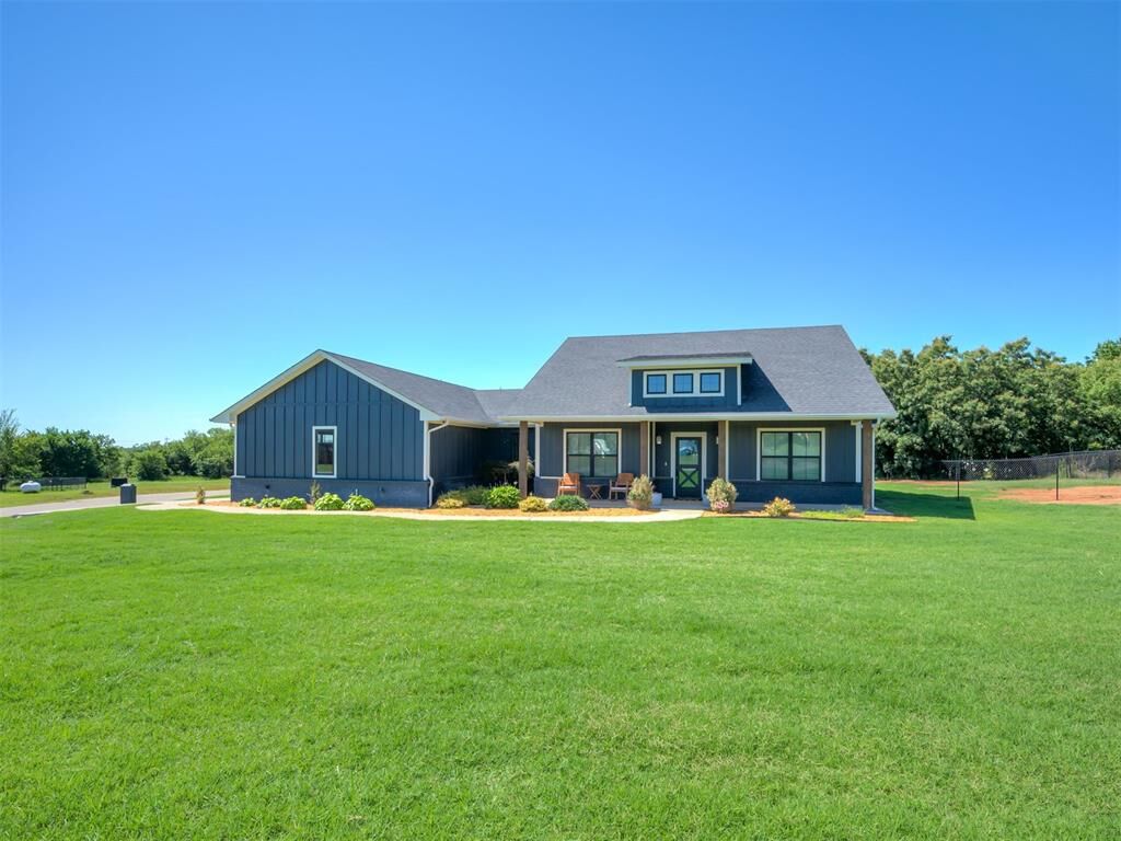 Property Photo: 14675 Rose Tree Court OK 73078