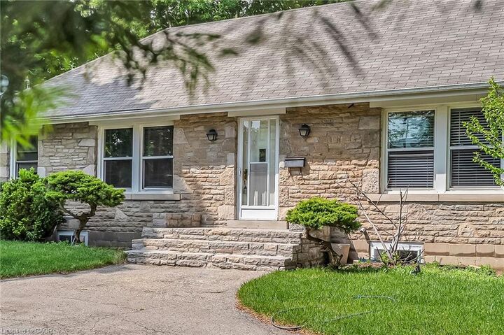 Property Photo: 11 Ben Machree Drive ON L5H 2S2