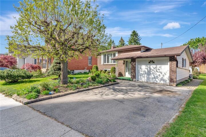 Property Photo: 73 Brunswick Avenue ON N2H 4E7