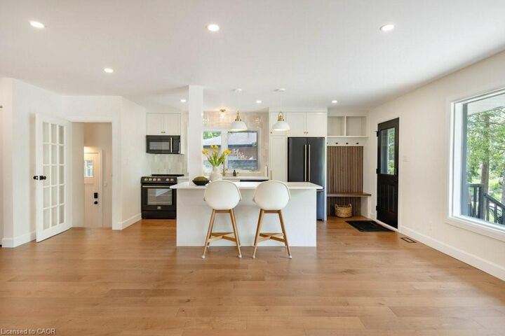 Property Photo: 22 Charlotte Crescent ON N2B 2K3