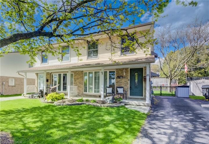 Property Photo: 10 Meadow Woods Crescent ON N2N 1S5