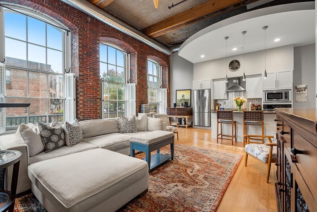 Property Photo:  30 Market St 1  MA 01852 