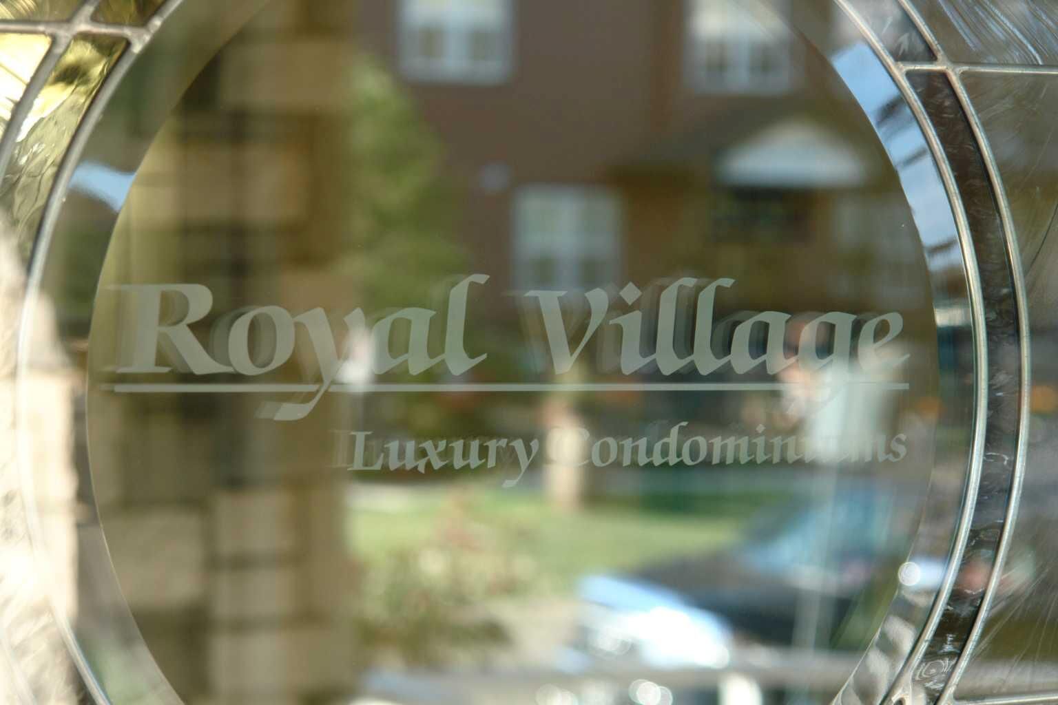 Property Photo:  9918 Gordon Avenue 205  AB T9H 5L1 