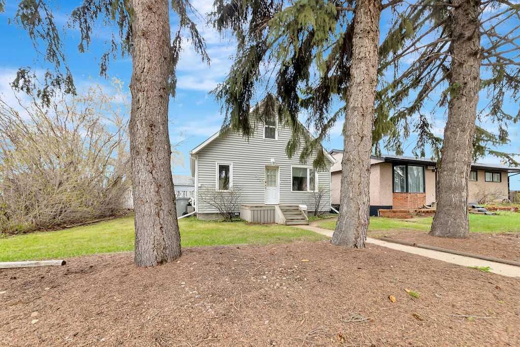 Property Photo:  5520 49 Street  AB T9V 0L3 