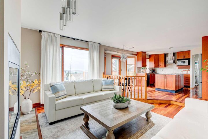Property Photo: 210 Hawkville Close NW AB T3G 3N6