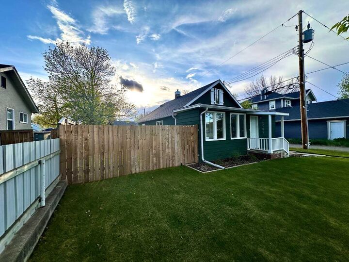 Property Photo: 2108 15 AB T1M 1E4