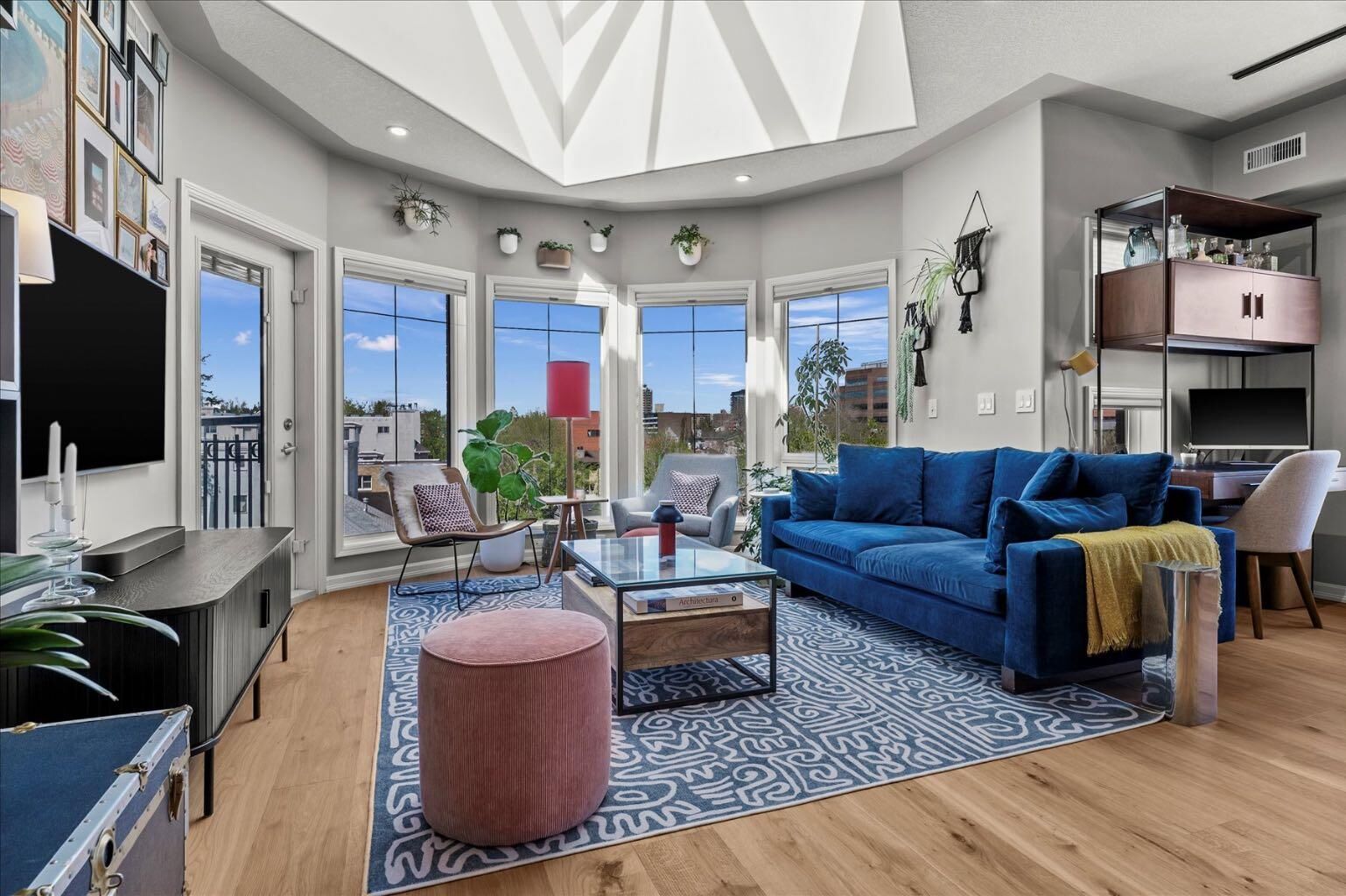 Property Photo: 838 19 Avenue SW 418 AB T2T 6H2