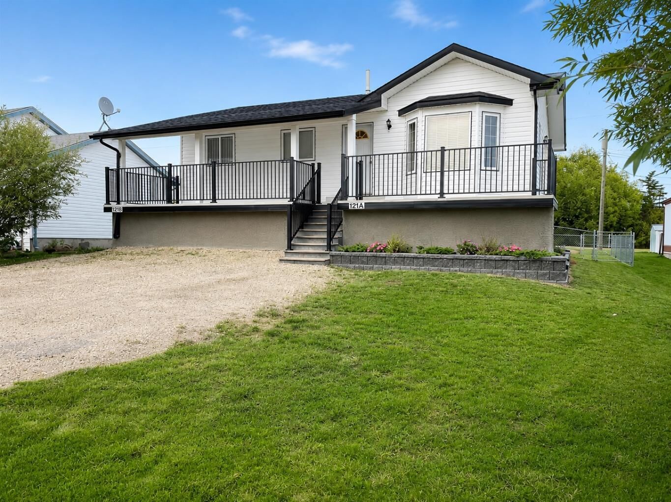 Property Photo: 121A & 121B, 71322 Range Road 262 121A &Amp 121B AB T0H 0Y0