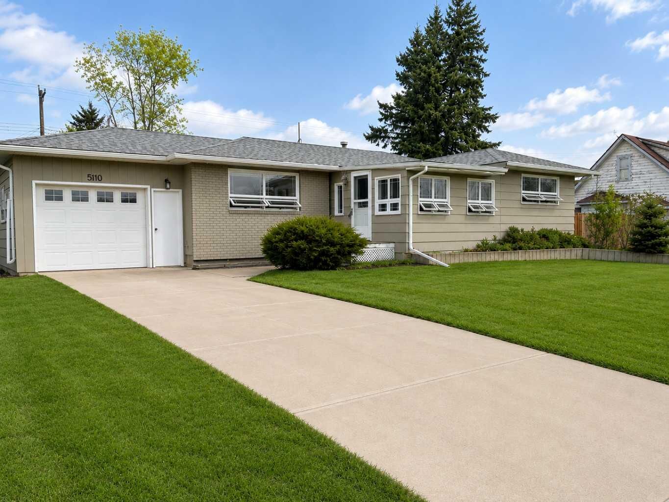 Property Photo: 5110 51 AB T0C 0X0