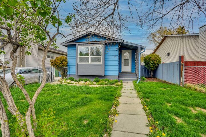 Property Photo:  44 Falmead Road NE  AB T3J 1G8 