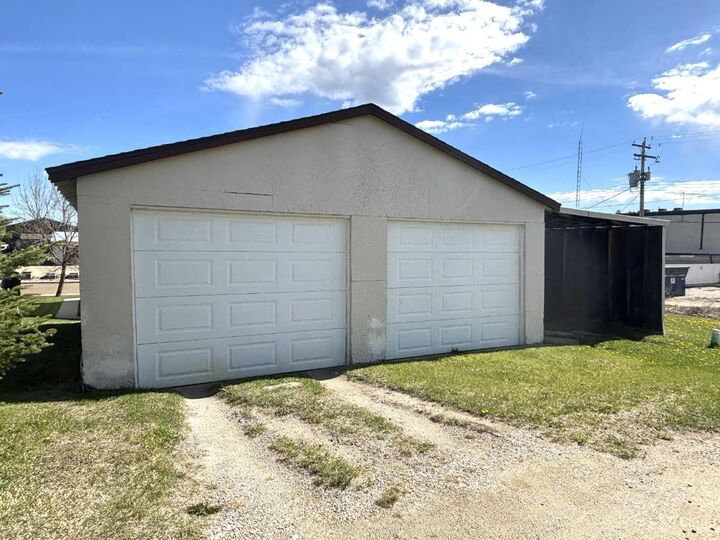 Property Photo: 5015 50 Avenue AB T0E 2A0
