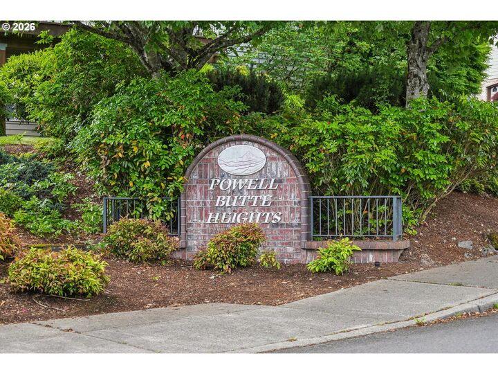 Property Photo:  16432 SE Meadowland Ct  OR 97236 