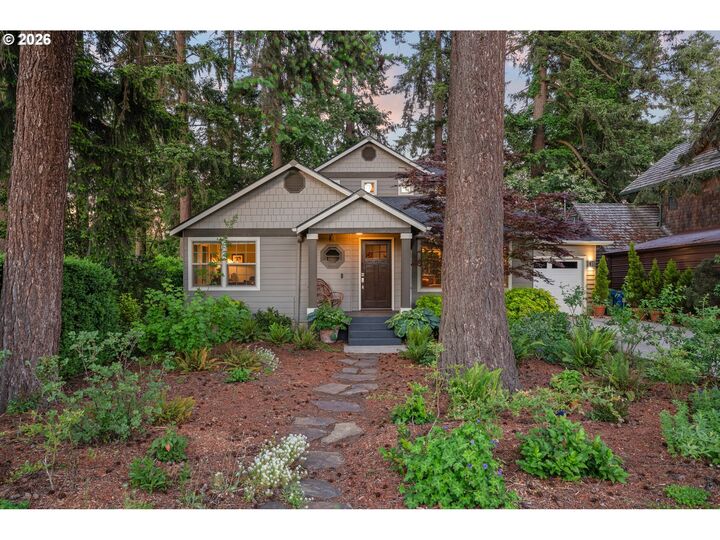 Property Photo:  2051 Madison St  OR 97405 