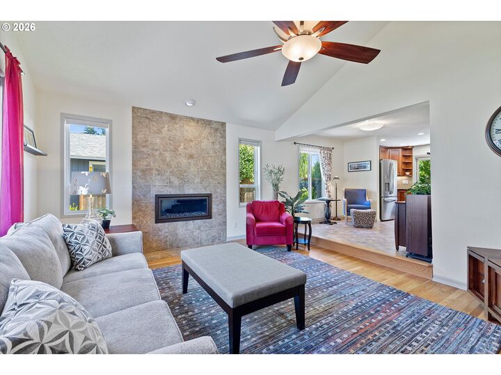 Property Photo: 18205 Stonewood Dr OR 97027