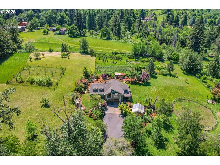 Property Photo: 20300 SE Helzer Way OR 97089
