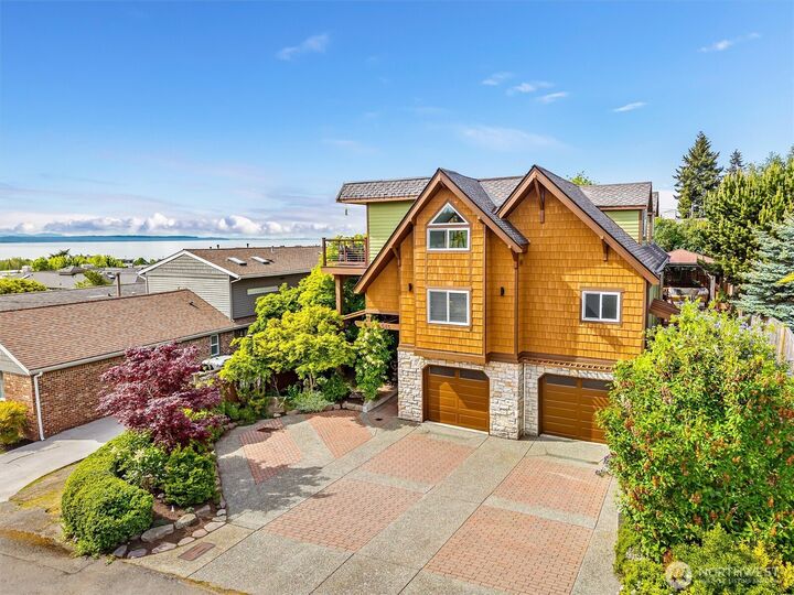 Property Photo:  545  Holly Drive  WA 98020 
