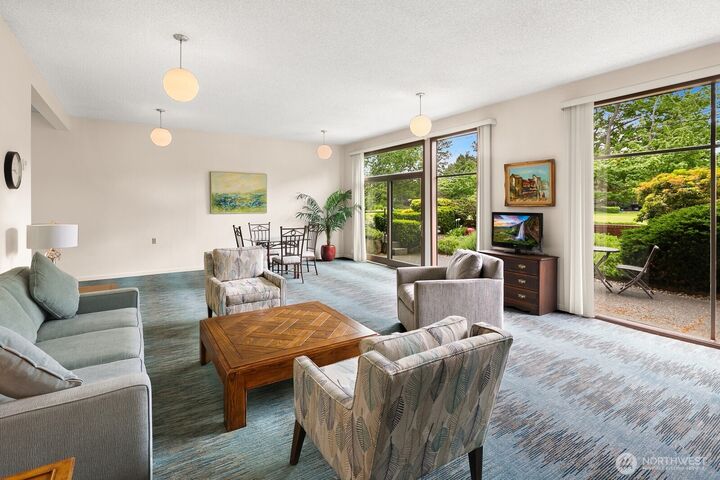 Property Photo:  2858  32nd Avenue W 106  WA 98199 