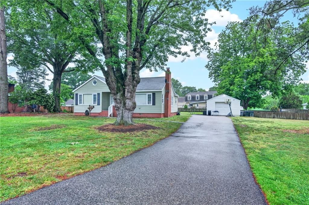 Property Photo:  118 Chichester Ave  VA 23669 