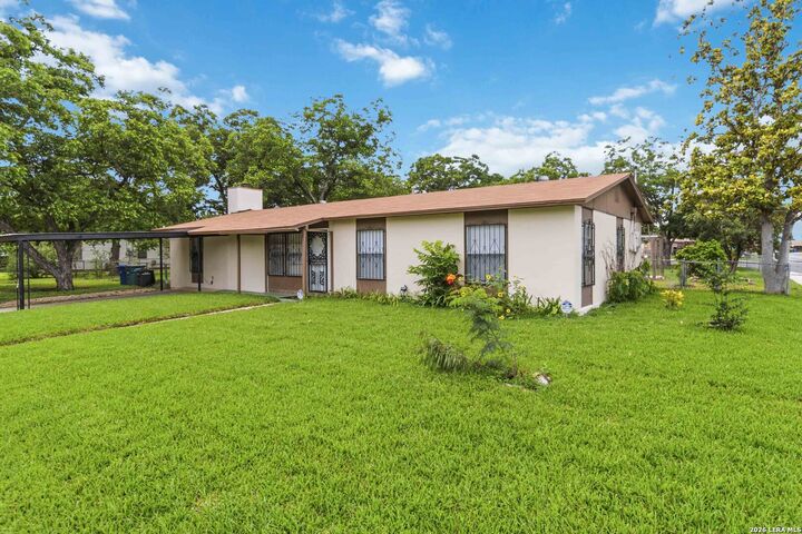 Property Photo: 1503 Parnell Ave TX 78224