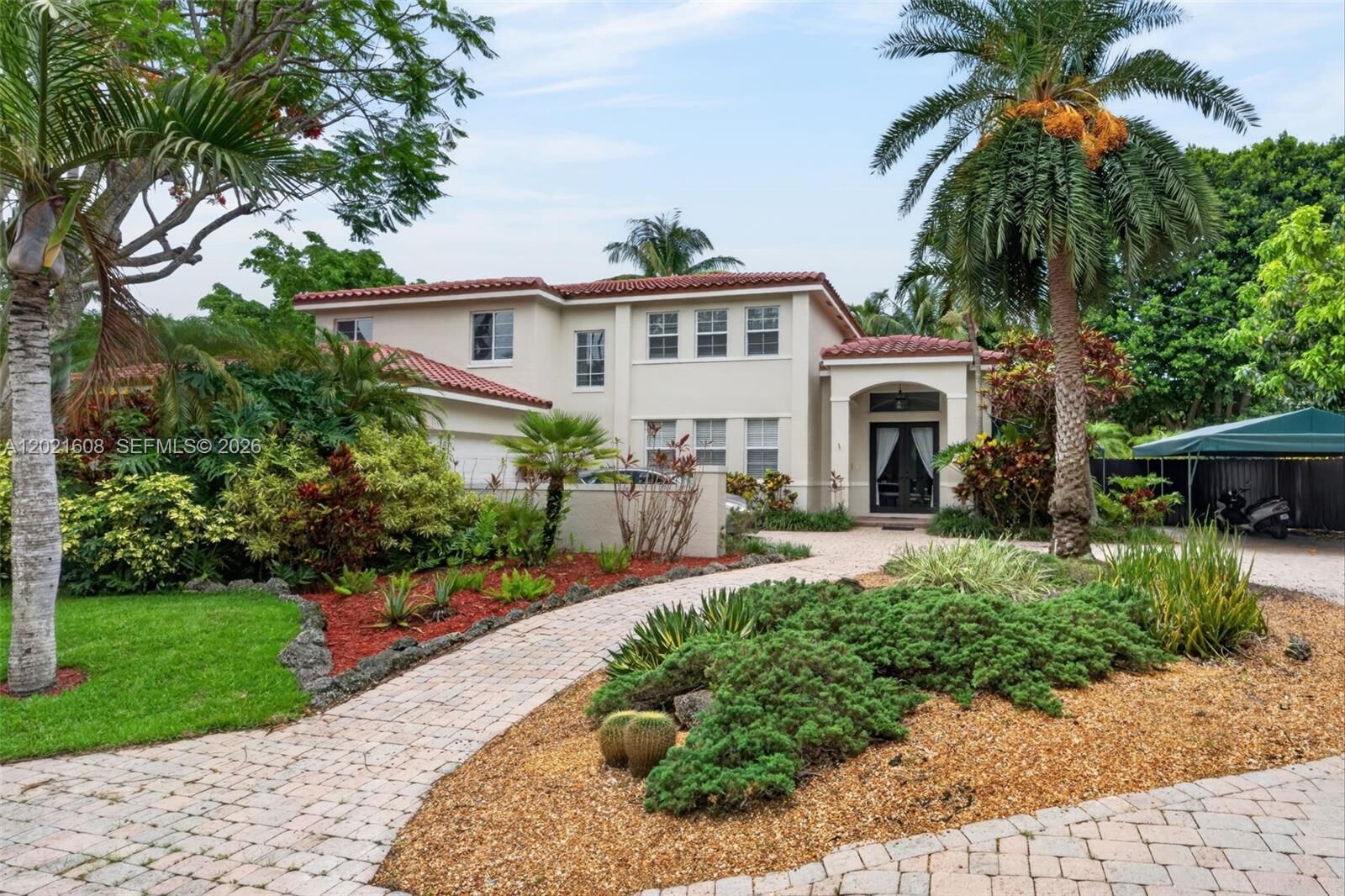 Property Photo: 8204 SW 171st St FL 33157