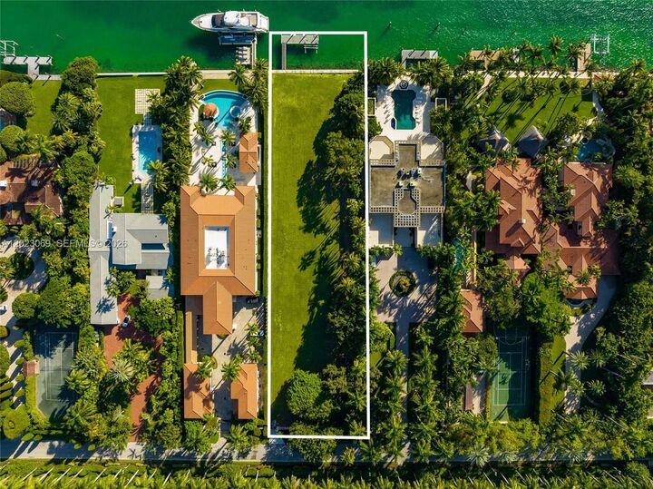Property Photo: 36 Star Island Dr FL 33139