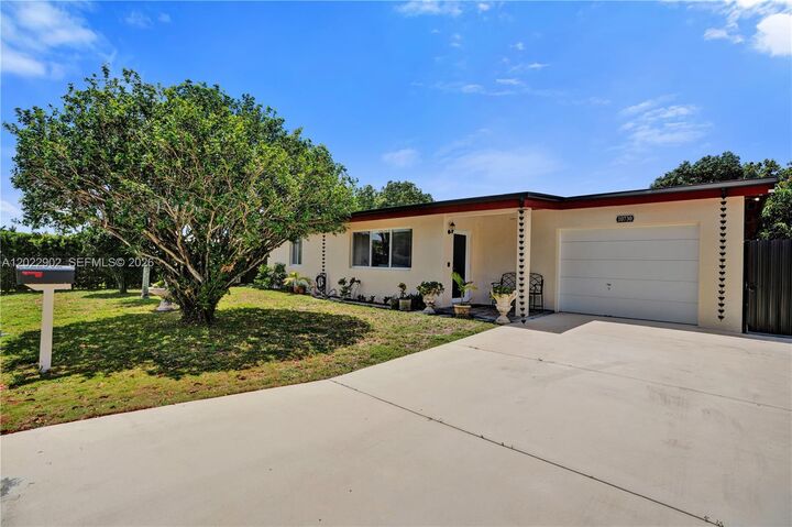 Property Photo:  10730 SW 47th St  FL 33165 