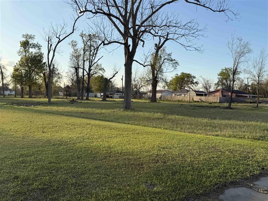 Property Photo: Tbd Lot 9 N Simmons Street LA 70601