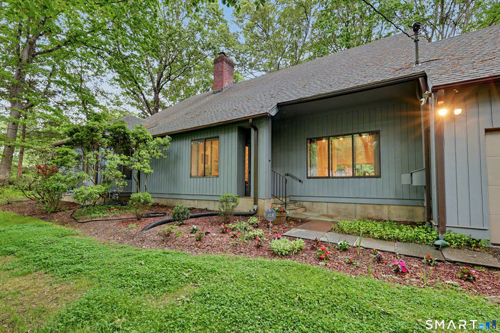 Property Photo:  110 Wedgewood Drive  CT 06612 