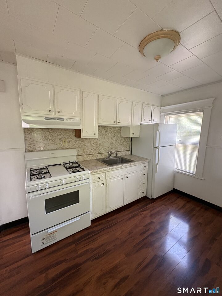 Property Photo:  225 Whiting Lane  CT 06119 