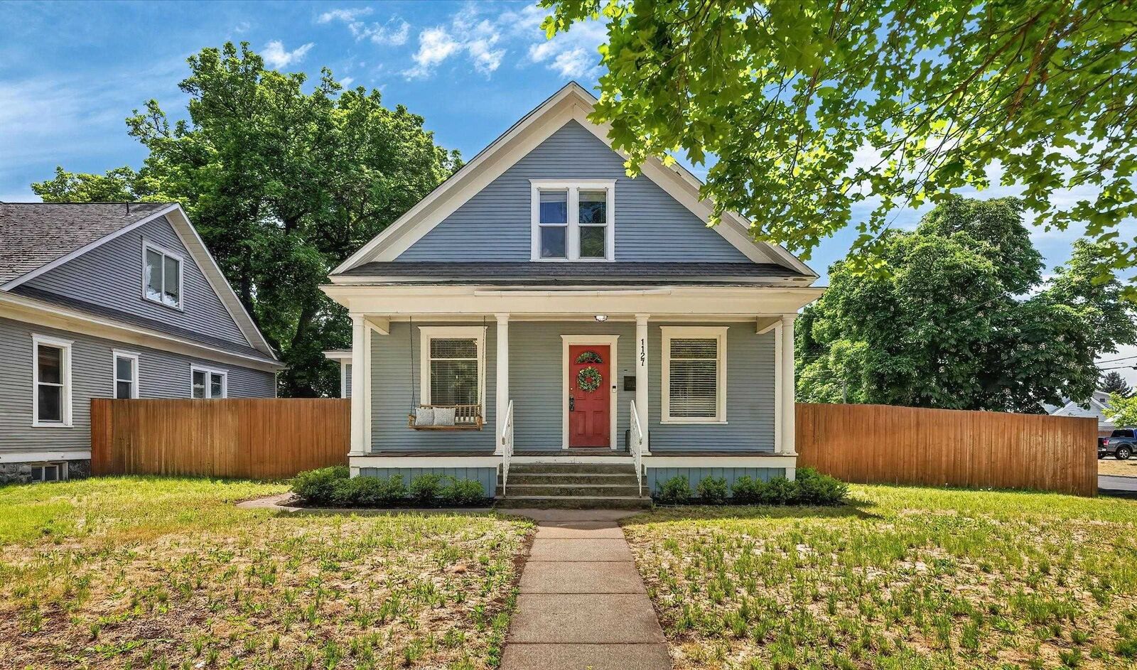 Property Photo:  1127 W Fairview Ave  WA 99205 