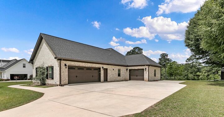 Property Photo:  576 S County Road 33  AL 36312 