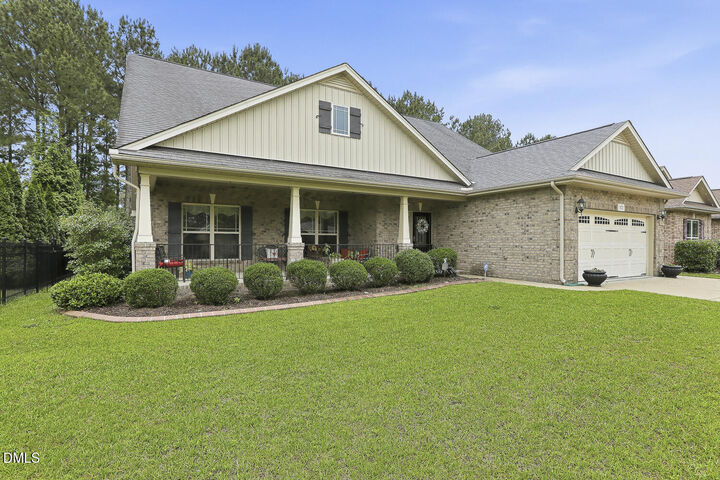 Property Photo:  522 Sippihaw Oaks Drive  NC 27526 