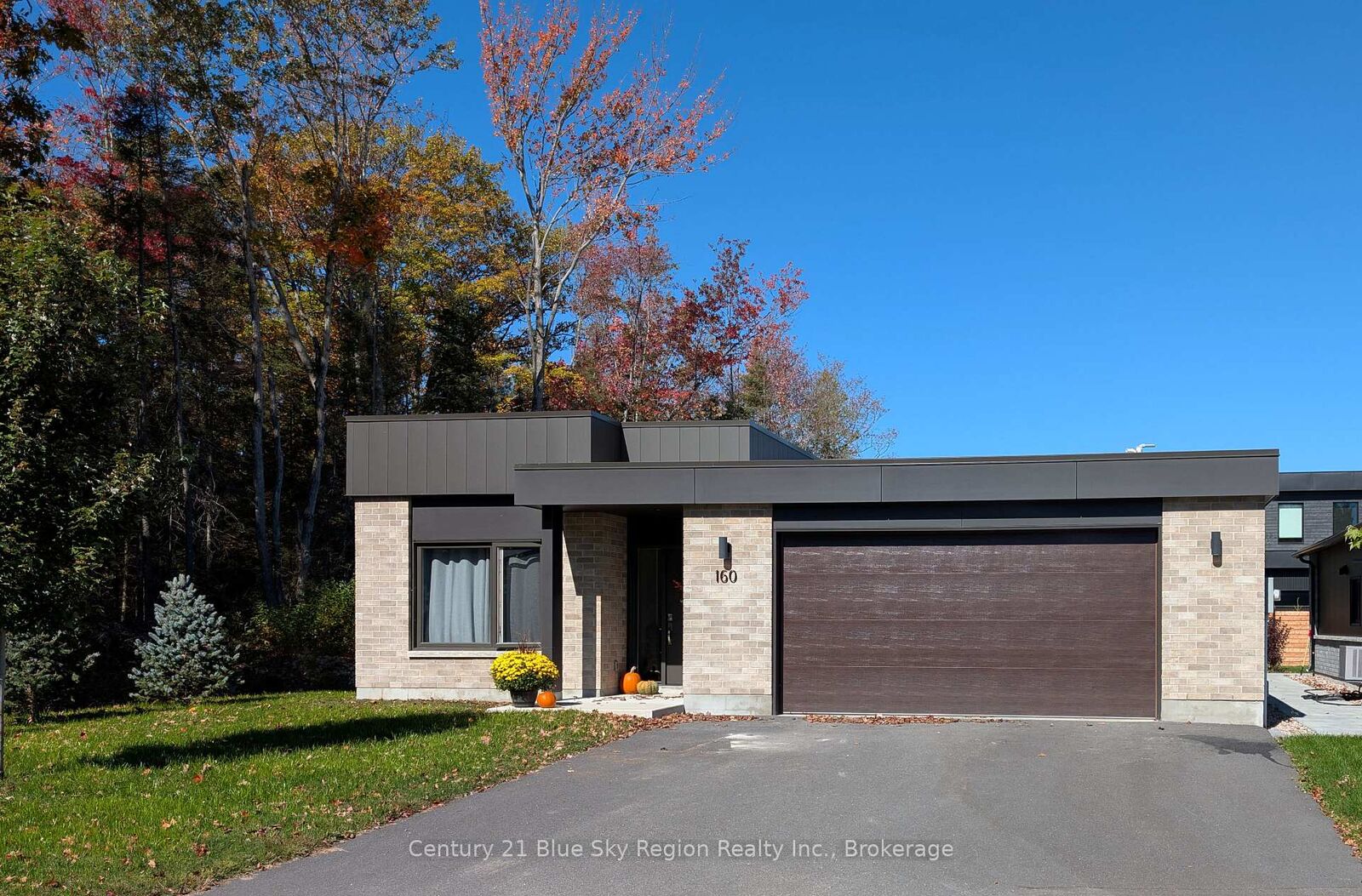 Property Photo: 160 Sugarbush Street ON P1C 1M8