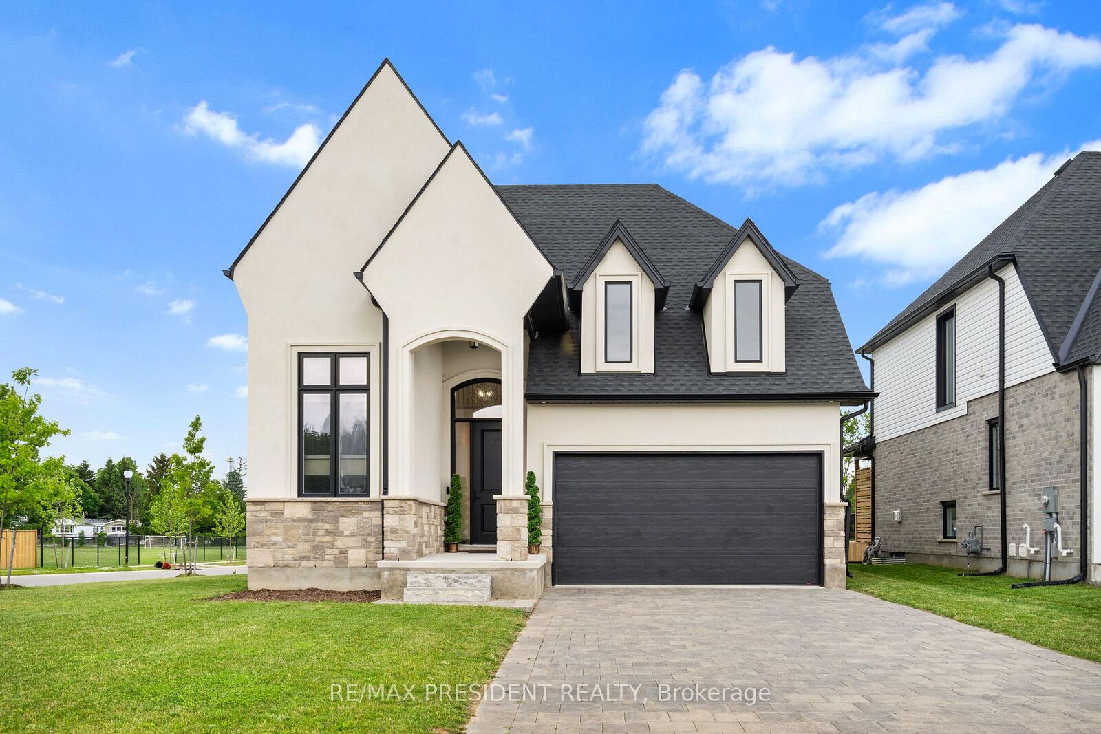 Property Photo: 191 Foxborough Place ON N0M 2P0