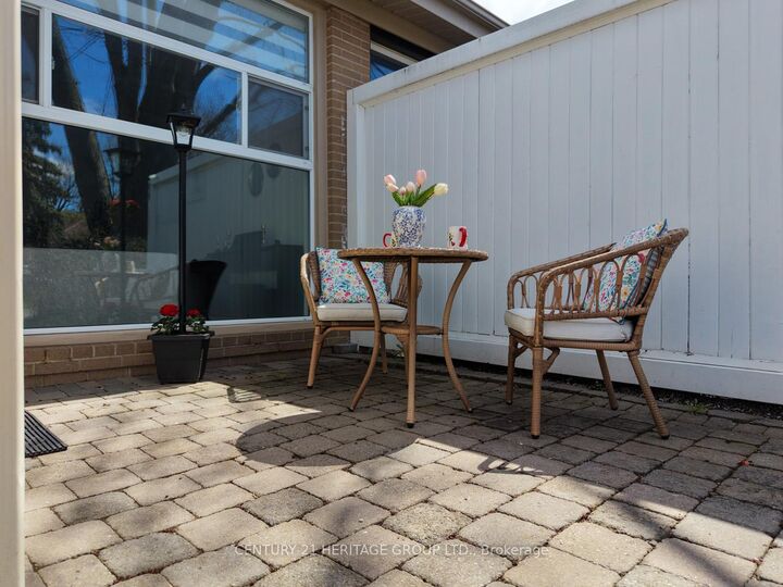 Property Photo: 35 Jasper Drive ON L4G 3B6