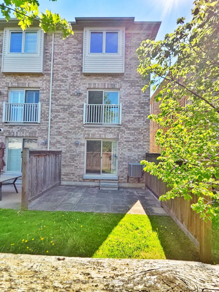 Property Photo: 6625 Falconer Drive 51 ON L5N 0C7