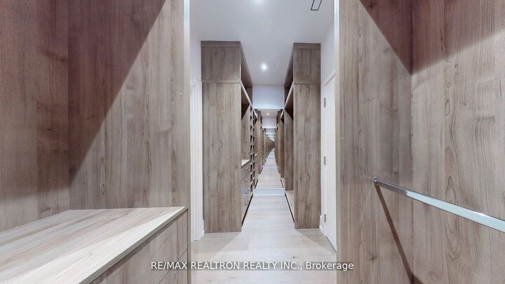 84 Murray Drive — photo 1