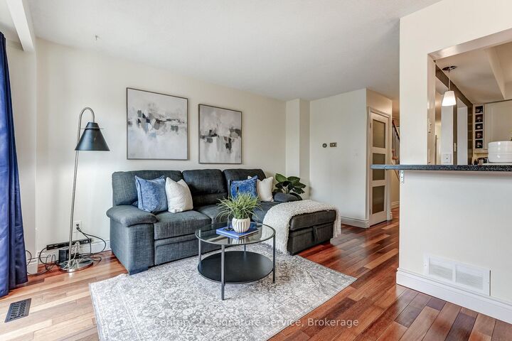 Property Photo: 1951 Rathburn Road E 54 ON L4W 2N9