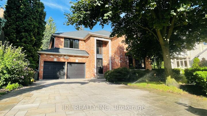 Property Photo: 1283 Lindburgh Court ON L5H 4J2
