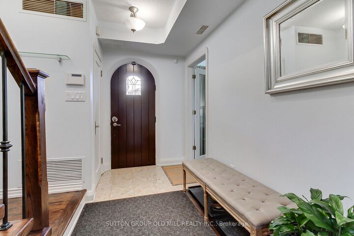 Property Photo: 8 Lockheed Boulevard ON M9P 2H6