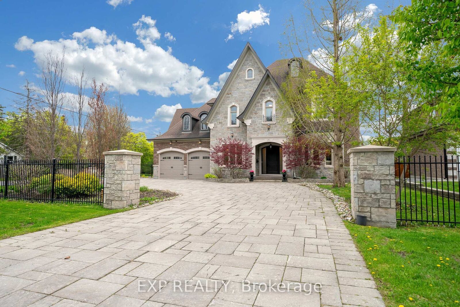 Property Photo: 127 May Avenue ON L4C 3S8