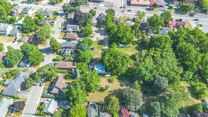 Property Photo: 816 Colborne Street E ON N3S 3S4