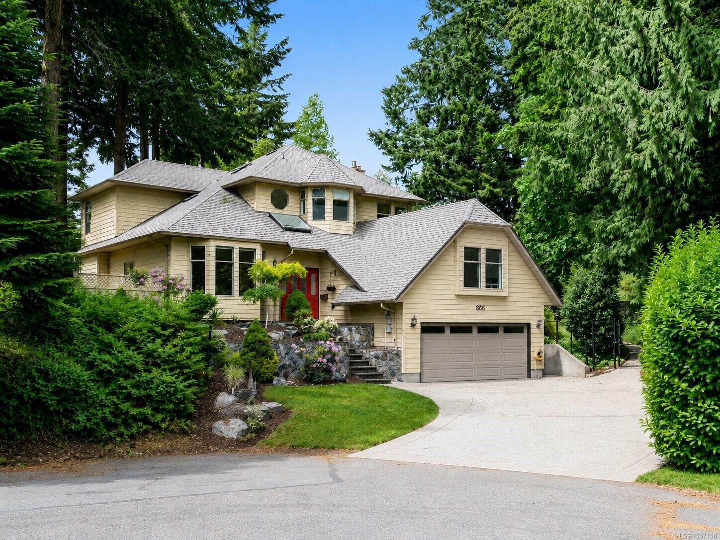 Property Photo: 866 Cambria Wood Crt BC V8Y 3J1