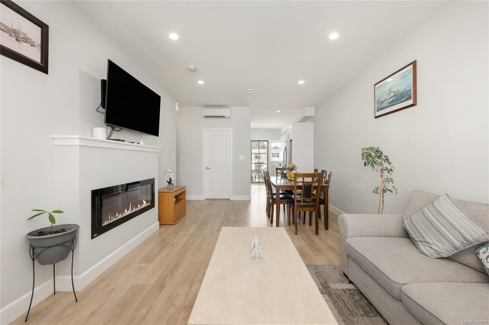 Property Photo: 3351 Luxton Rd #405 BC V9C 0P2