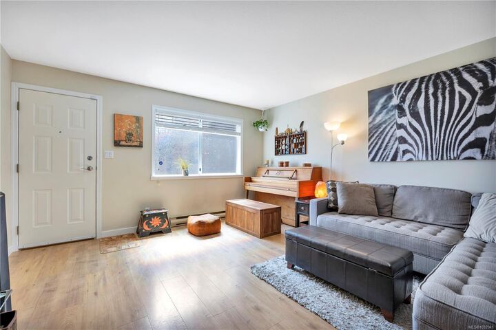 Property Photo:  6135 Ryall Rd 4  BC V9L 2H6 