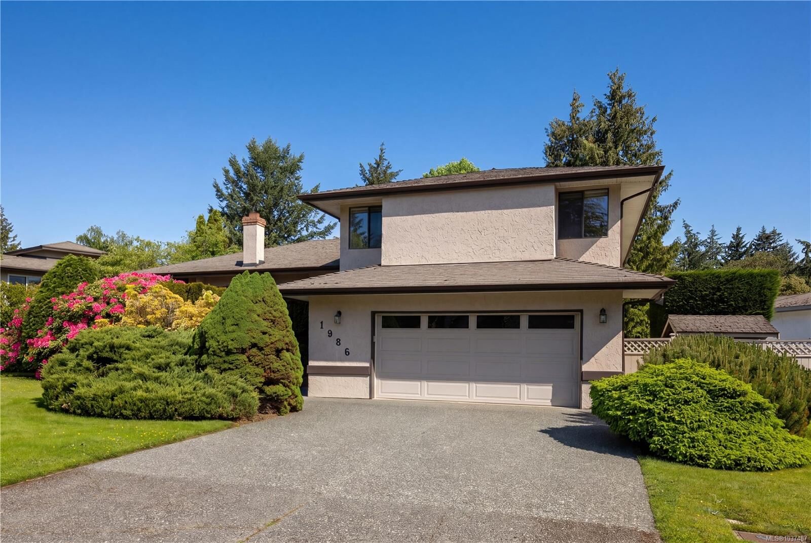 Property Photo:  1986 Wenman Dr  BC V8N 2P8 