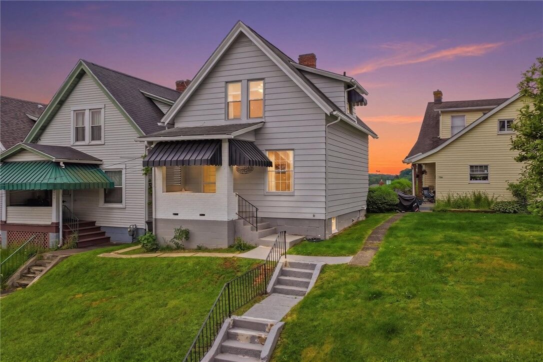 Property Photo:  724 Saint Clair Avenue  PA 15644 