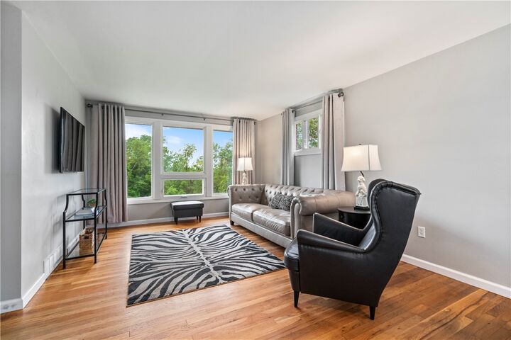 Property Photo: 43 Woodridge Dr PA 15106